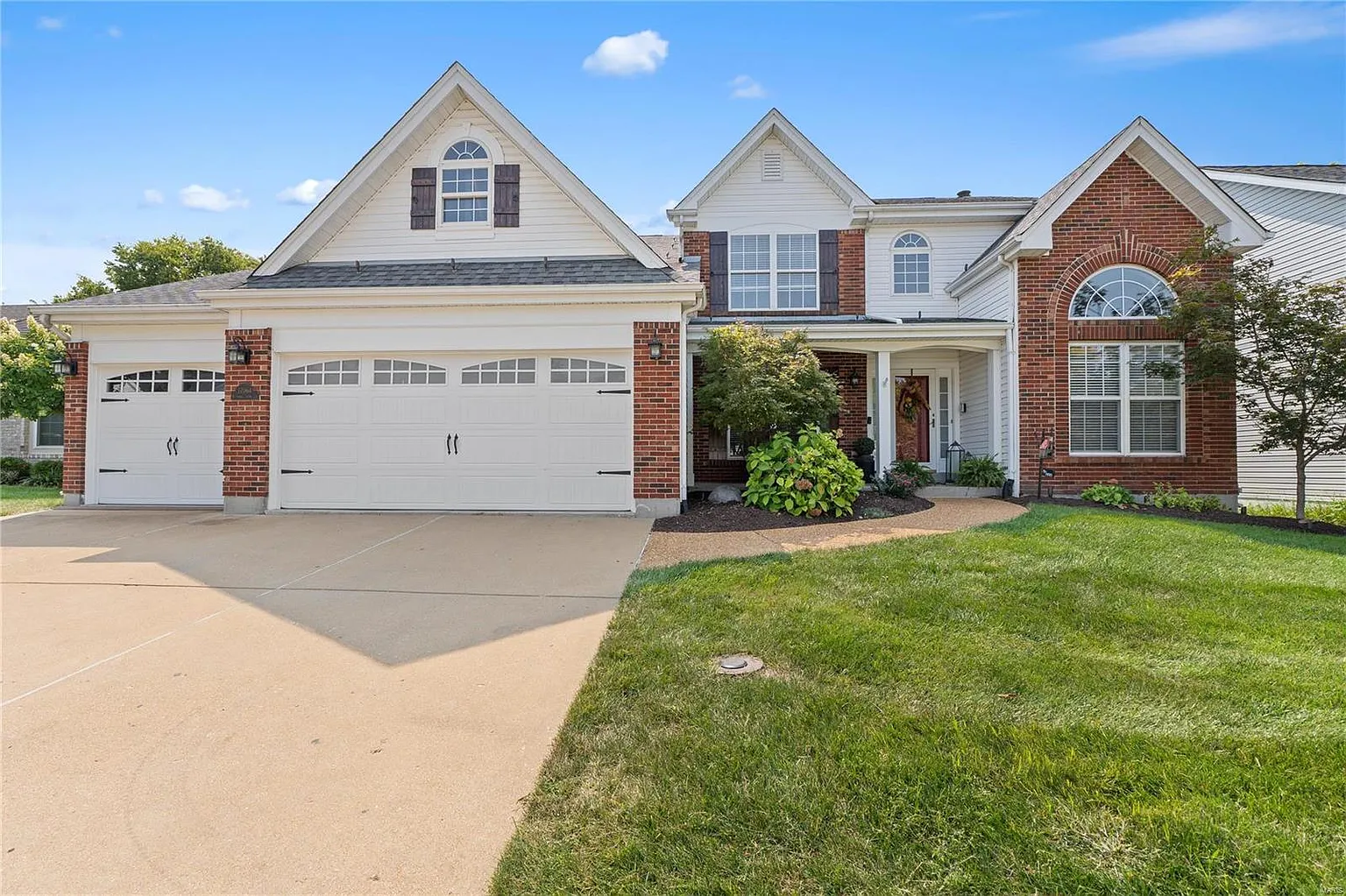 17064 Westridge Oaks Dr photo 1