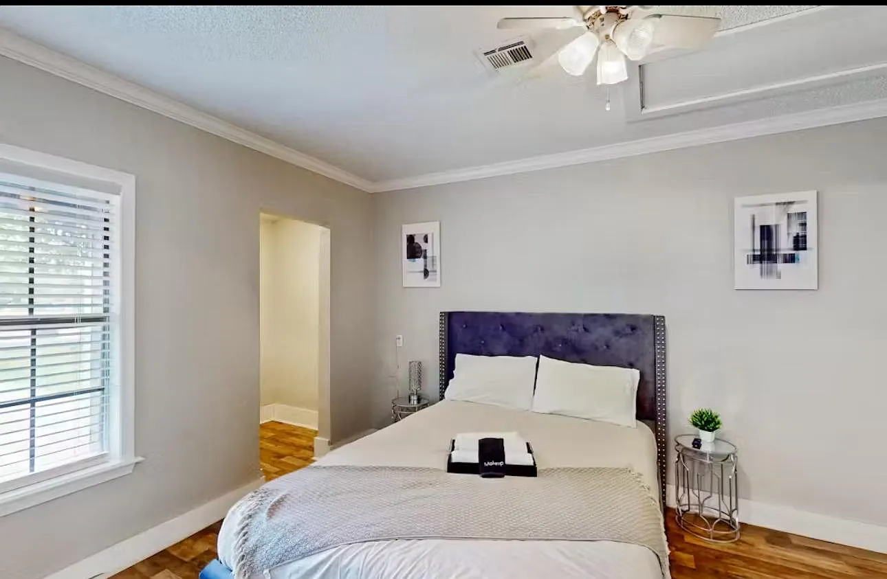 3 bed, 2.0 bath, 1300 sqft, $1,139 — Photo 2