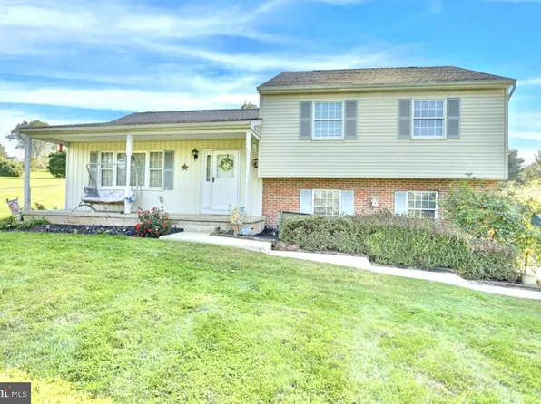 8 Windward Dr, Barto, PA 19504