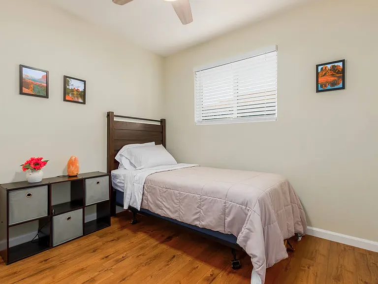 1949 E Inverness Cir — Photo 15
