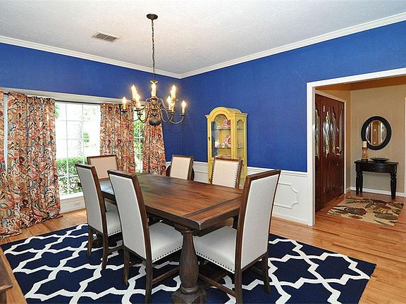 5th image of 1327 Trailwood Village Dr