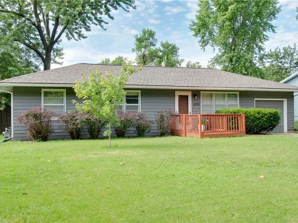 1015 W 22nd St, Lawrence, KS 66046