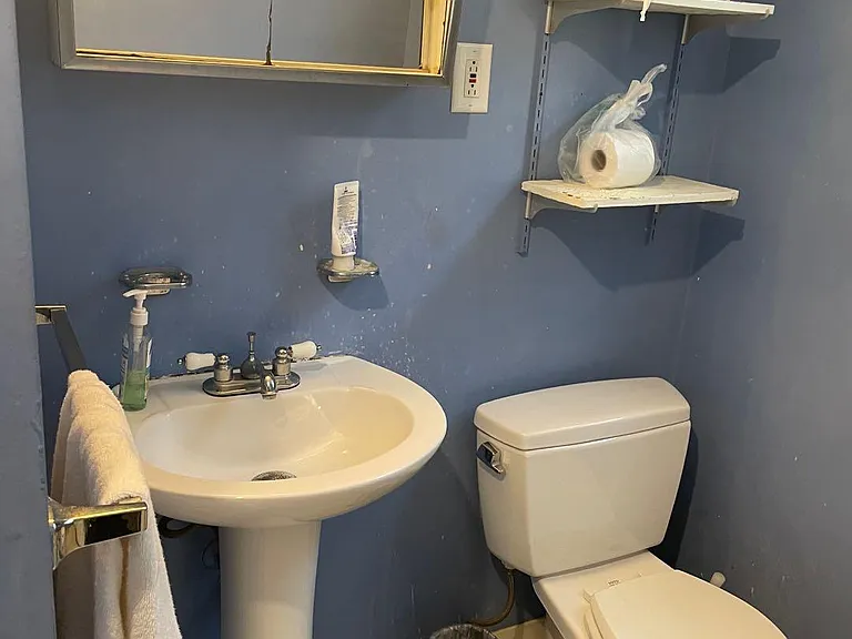 5852 Bartlett St #3 — Photo 4