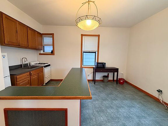 2nd image of 90 Main St #2B