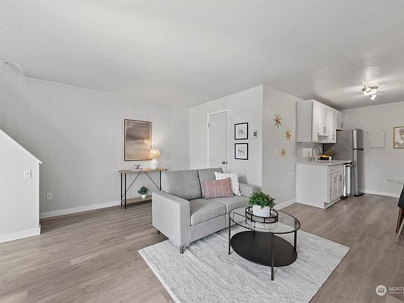 3rd image of 6640 137th Avenue NE #473