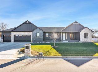 107 E River Birch St, Haysville, KS 67060