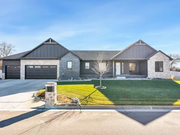 107 E River Birch St, Haysville, KS 67060