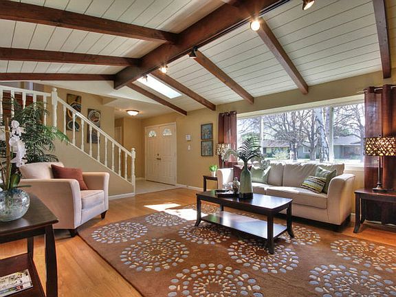 5th image of 1321 McBain Ave
