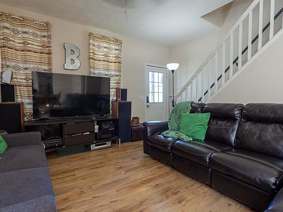 3rd image of 2740 Elm St