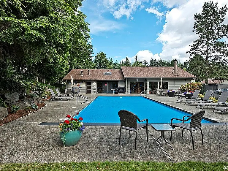 1106 Bellefield Park Ln — Photo 34