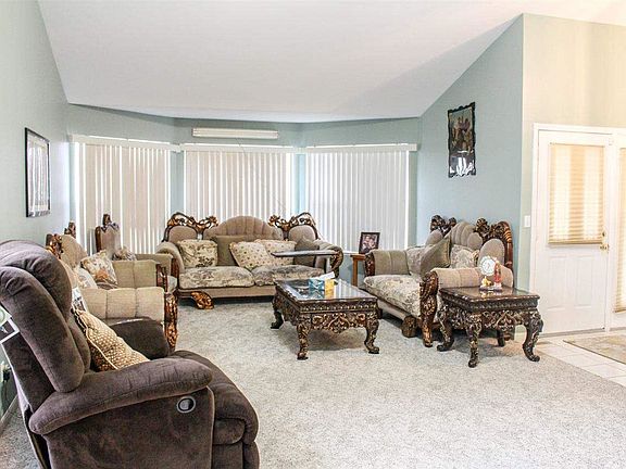 2nd image of 3006 Blue Grass Ln