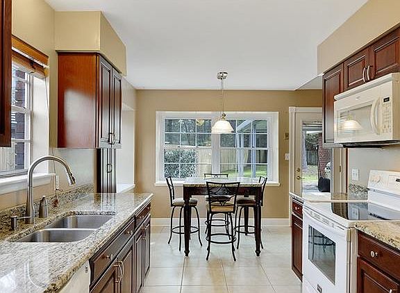 2nd image of 409 Laurel Oak Dr