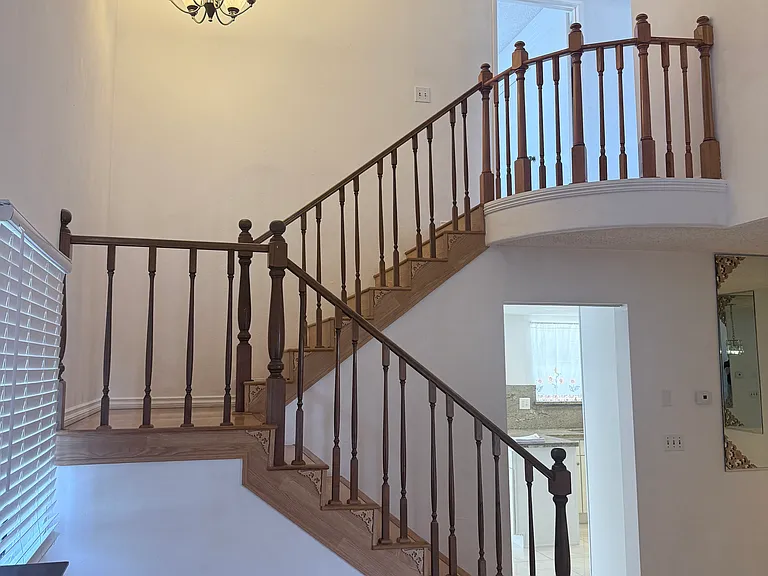 511 N McPherrin Ave #A — Photo 8