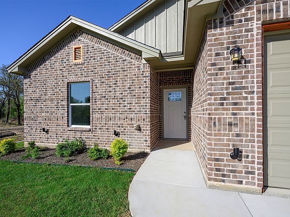 2nd image of 411 Hamilton Rd