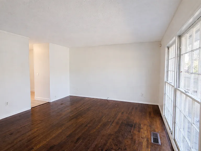 4446 Falcon Ct — Photo 5