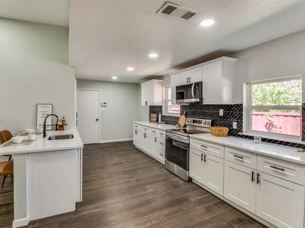 6951 Clearglen Dr, Dallas, TX 75232