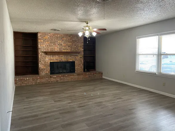 4935 7th St, Lubbock, TX 79416