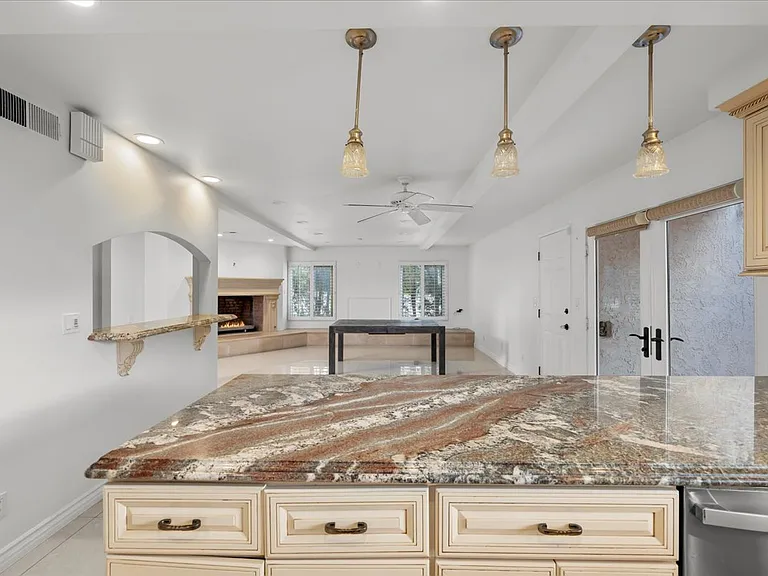 2222 Pier Ave — Photo 46