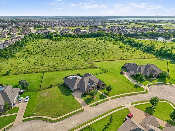 4th image of 800 Yasmin Ct