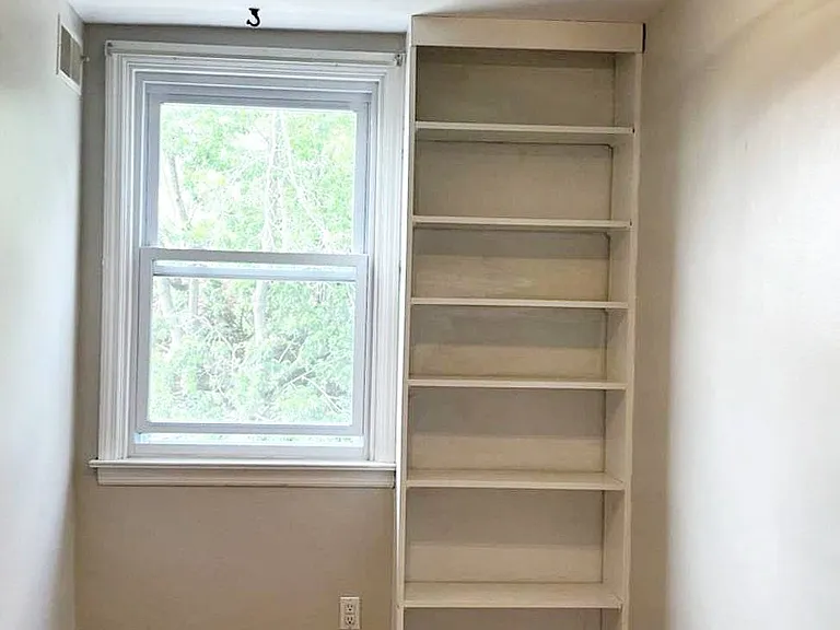 827 Hampshire Rd — Photo 6