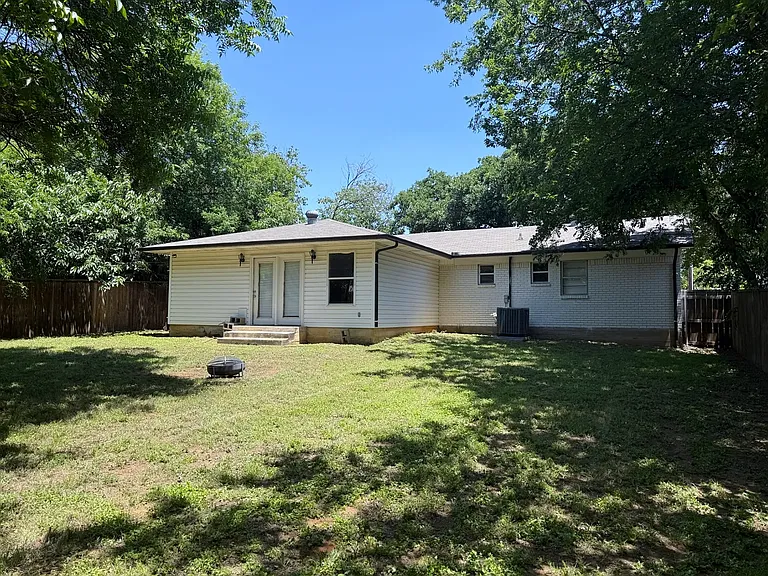 706 Henslee Dr — Photo 25