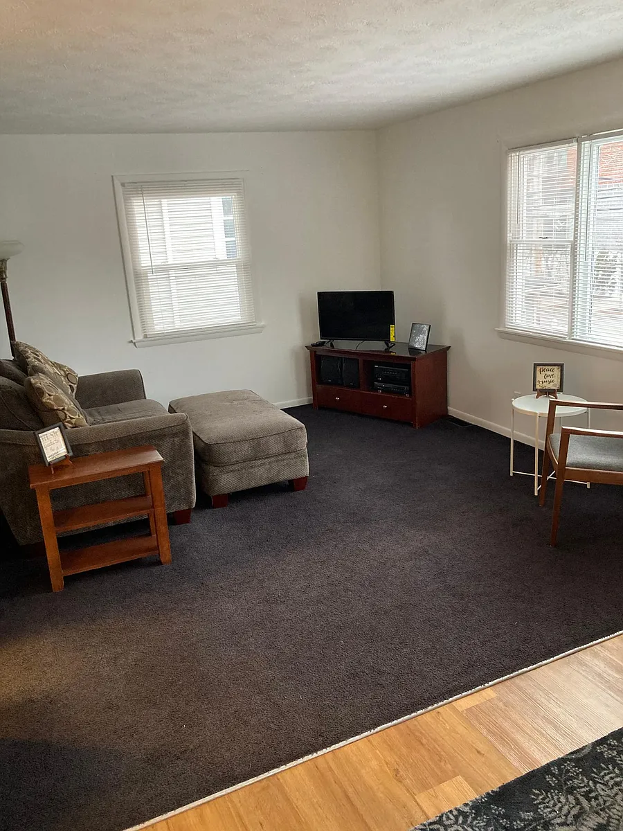 Living Room - 11 S Pleasant St