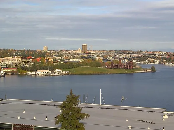 2427 8th Ave N, Seattle, WA 98109