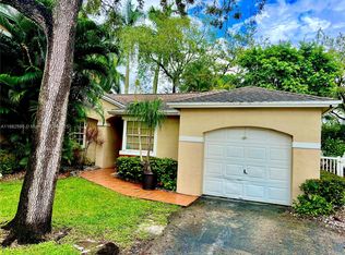 11904 NW 12th St, Pembroke Pines, FL 33026