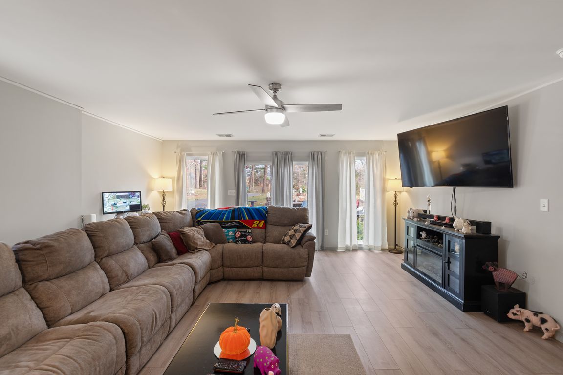 next background image