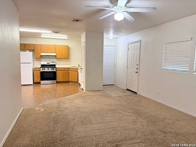 3 bed, 2.5 bath, 1240 sqft, $1,450 — Photo 4