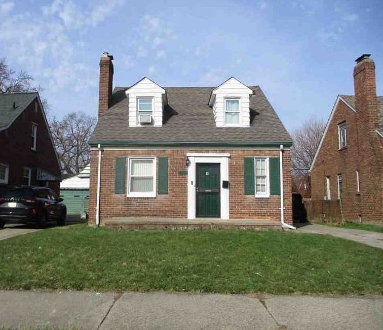 1st image of 17329 Rutherford St