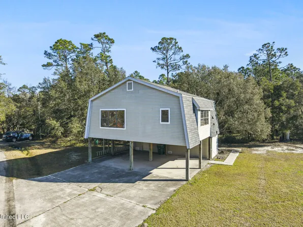 745 E North St, Pass Christian, MS 39571