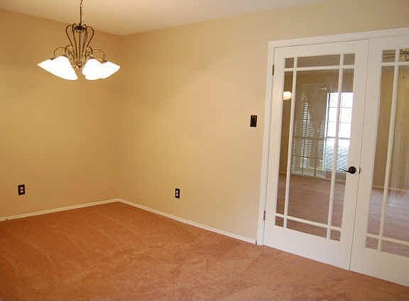 3rd image of 1528 Carlsbad Dr