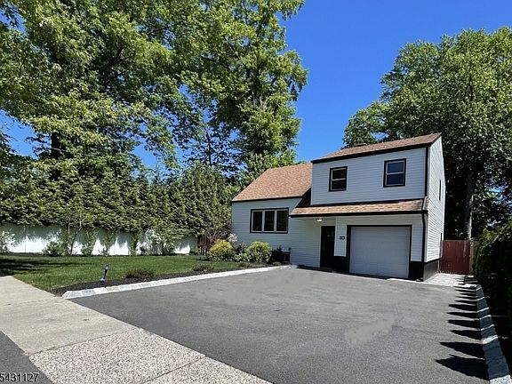 2nd image of 544 Mountain Ave
