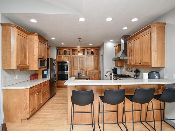 2nd image of 5716 S Prairie View Ct