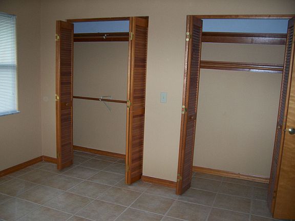 2nd Bedroom 2 large closets that connect inside