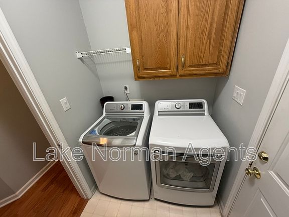 3rd image of 8821 Oakham St