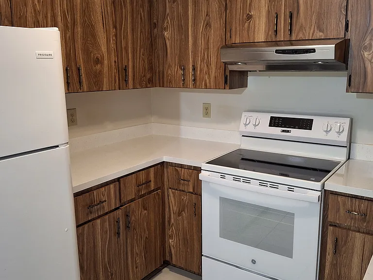 8676 Sunset Dr — Photo 5