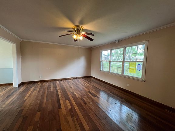 4th image of 2918 E Clovis Circle