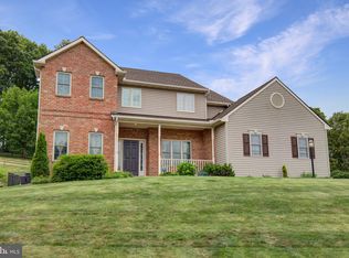 594 Wolfe Ln, Mohnton, PA 19540