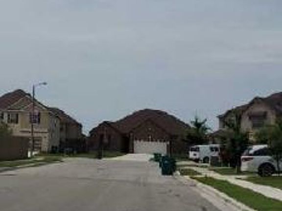 Exterior Neighborhood (street photo)