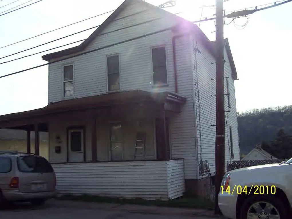 1105 Marshall St photo 1