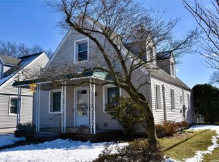 60 Stewart Ave, Stewart Manor, NY 11530
