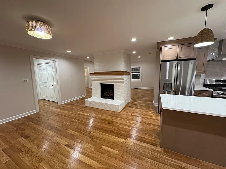 469 Circle Dr — Photo 3