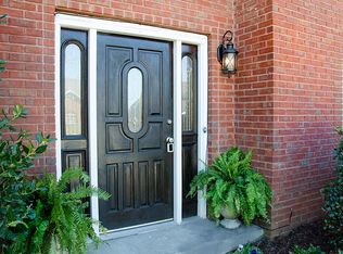 218 Cambrian Ridge Trl, Pelham, AL 35124