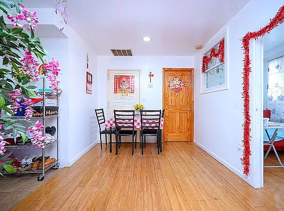 4th image of 531 52nd St APT 4D