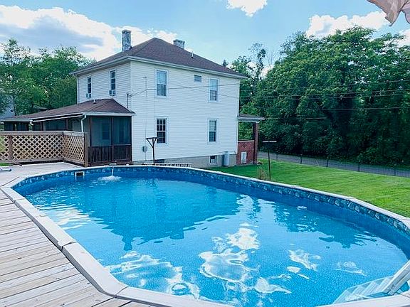 2nd image of 1219 Richmond St