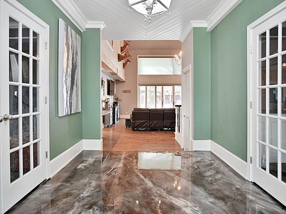 3rd image of 7201 87th St