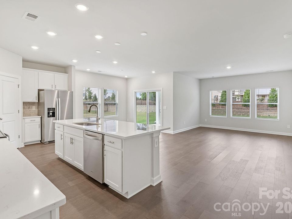 1st image of 857 Santina Ave