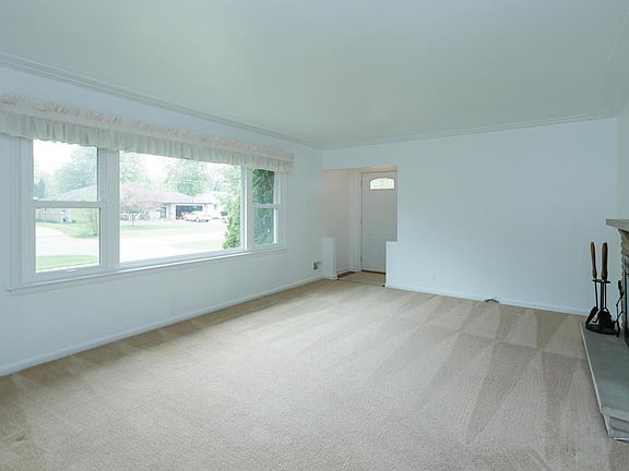 3414 Croyden Ave-103